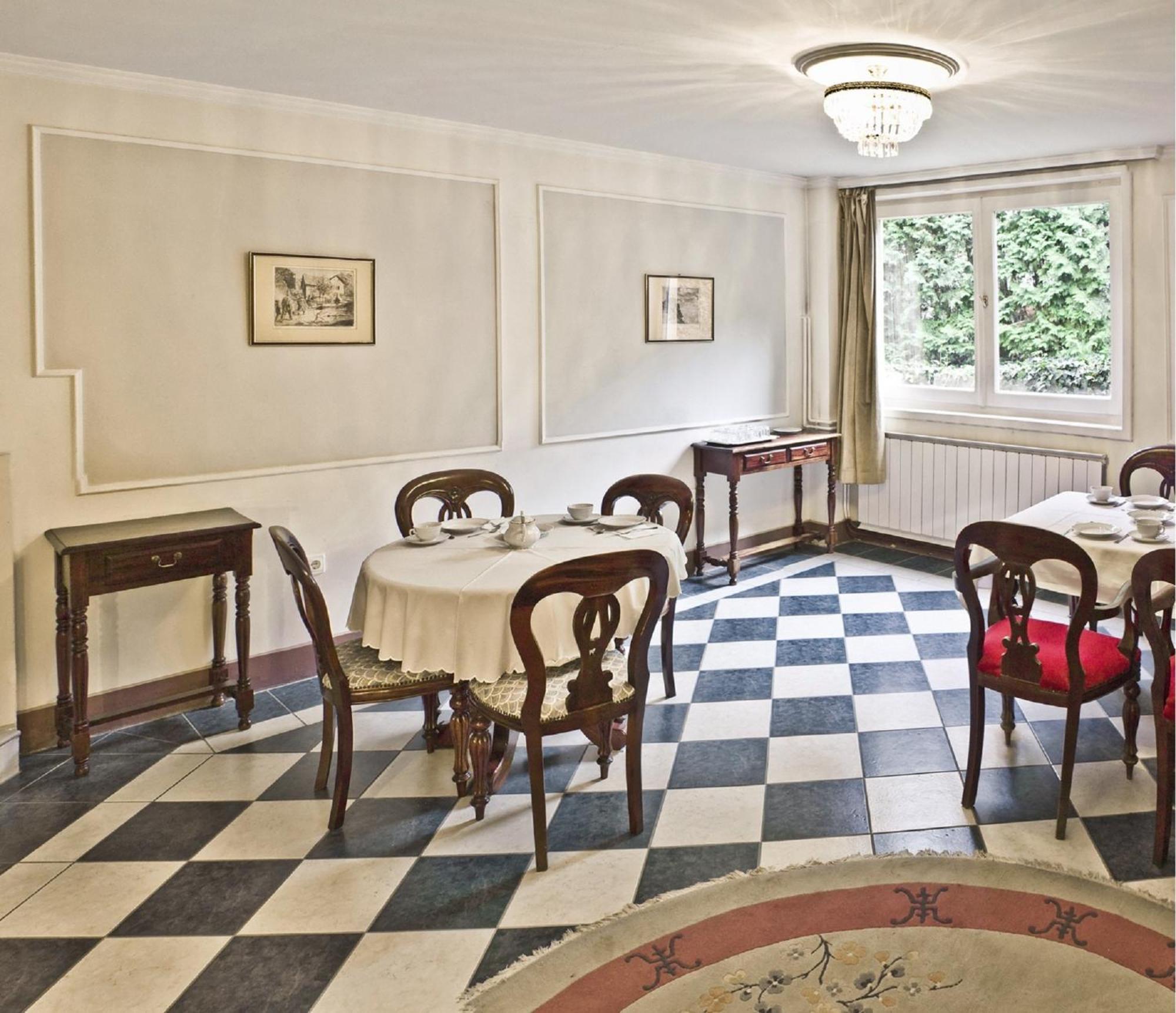 Nr 100 Szentendre Hotel Panzio Szolgaltatasok מראה חיצוני תמונה