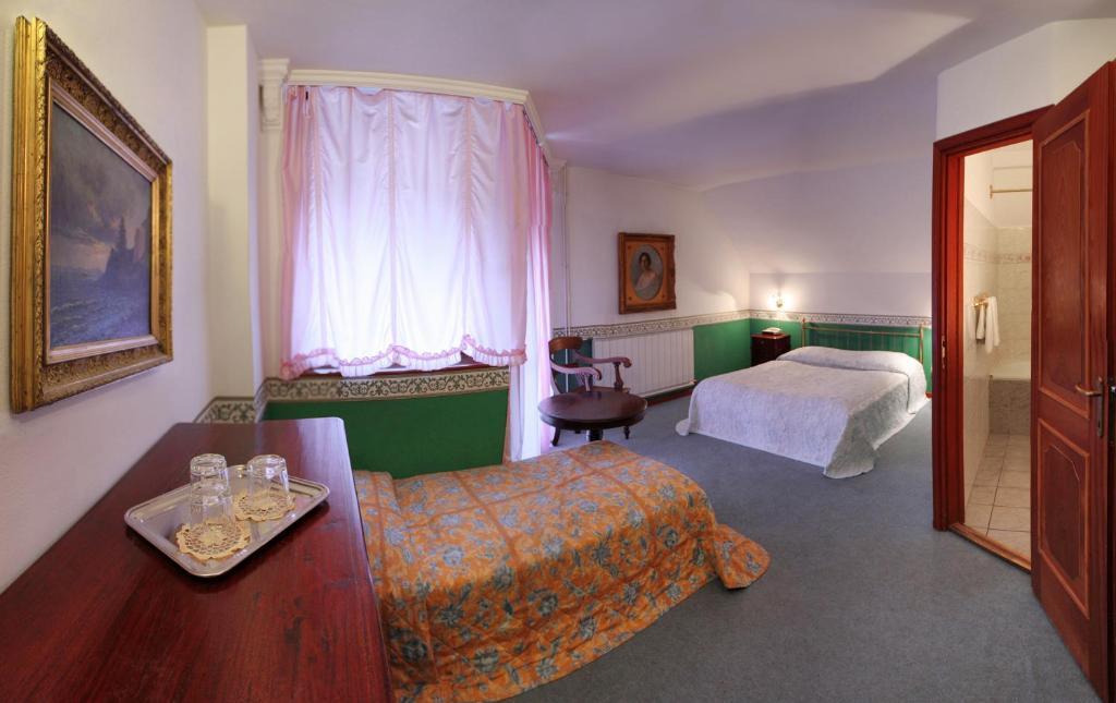 Nr 100 Szentendre Hotel Panzio Szolgaltatasok מראה חיצוני תמונה