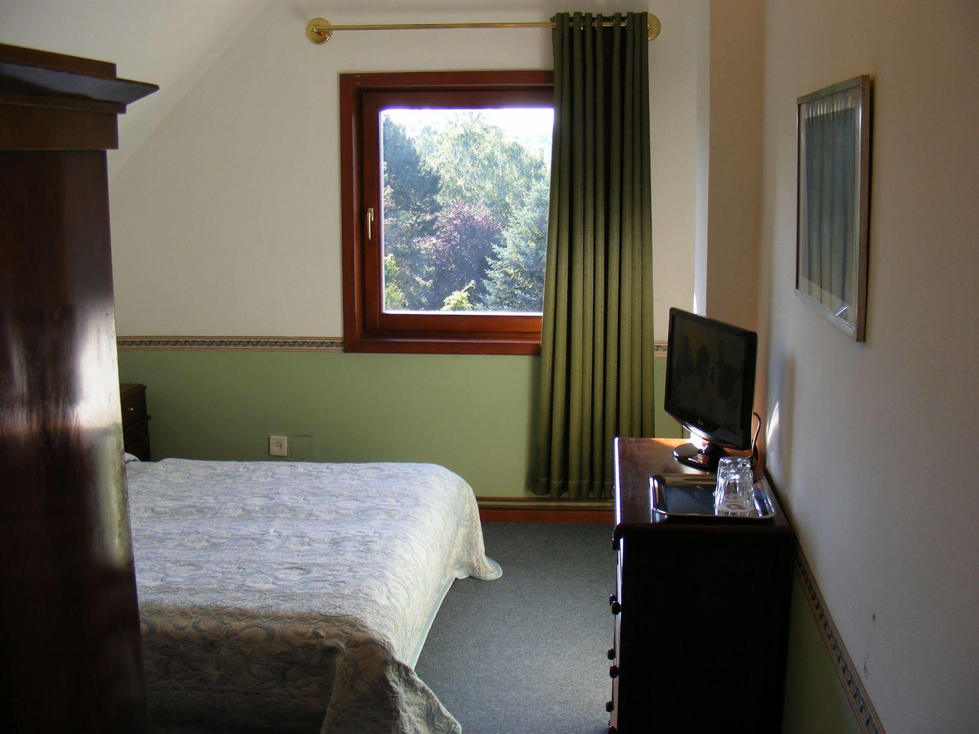 Nr 100 Szentendre Hotel Panzio Szolgaltatasok מראה חיצוני תמונה